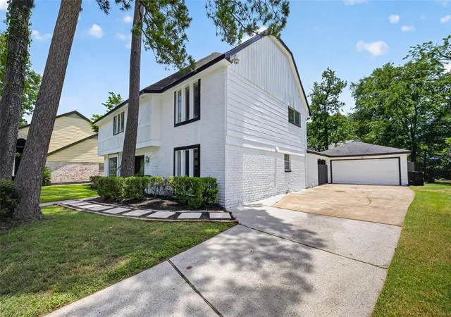 Photo 3 of Sale Pending at 1123 Suwanee Ln, Houston, TX 77090 | MLS# 91720721 | Listing updated on 2026-09-21