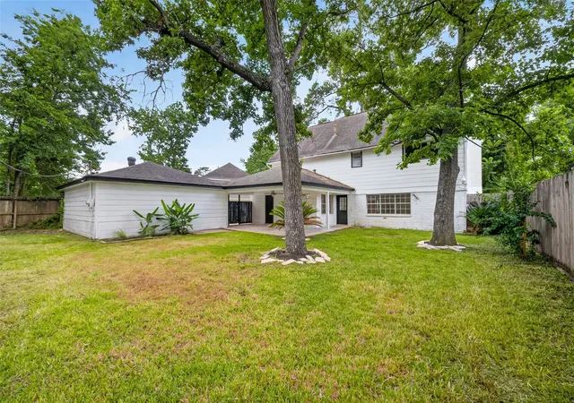 Photo 4 of Sale Pending at 1123 Suwanee Ln, Houston, TX 77090 | MLS# 91720721 | Listing updated on 2026-09-21