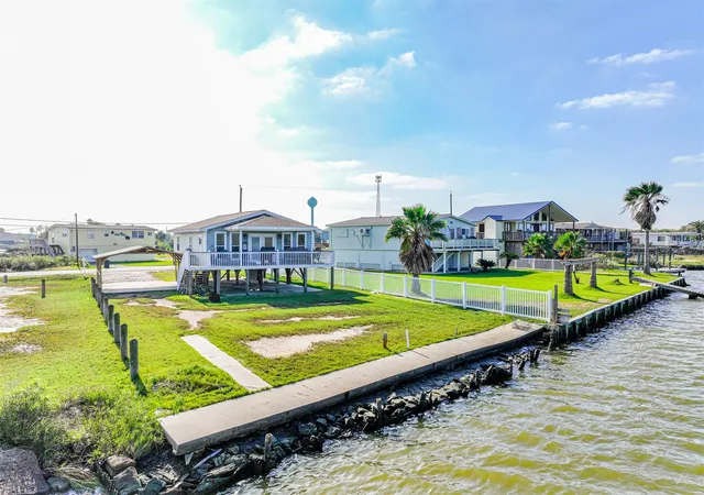 1st image of 4622 Bayou Ln, Hitchcock, TX 77563 | MLS# 94399168