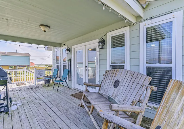 4th image of 4622 Bayou Ln, Hitchcock, TX 77563 | MLS# 94399168