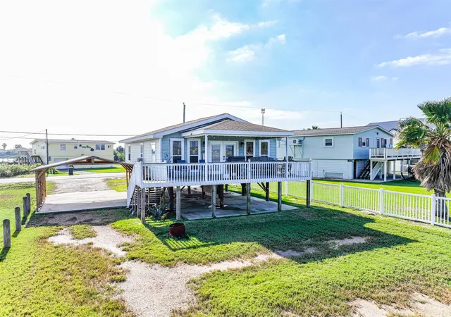 5th image of 4622 Bayou Ln, Hitchcock, TX 77563 | MLS# 94399168