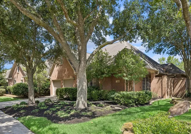 Photo 1 of Single family home for sale at 13826 Aspen Cvs Dr, Houston, TX 77077 | MLS# 36922996 | Listing updated on 2026-09-11