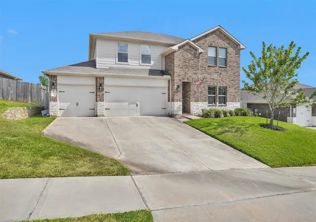 Photo 3 of Single family home for sale at 11577 Gingerland Dr, Conroe, TX 77304 | MLS# 19418861 | Listing updated on 2026-09-05