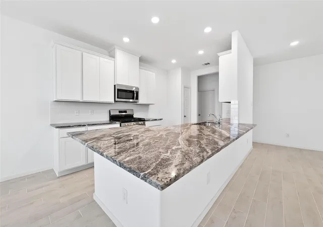 Photo 4 of Single family home for sale at 19550 Perissa Ter Dr, Hockley, TX 77447 | MLS# 39434351 | Listing updated on 2026-08-16