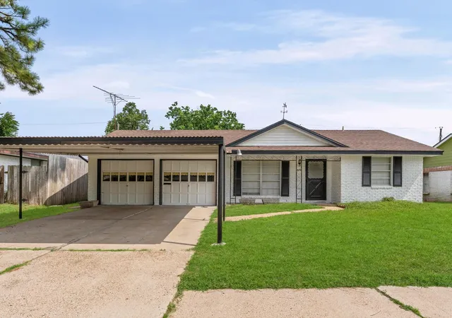Photo 1 of Sale Pending at 819 Gilpin St, Houston, TX 77034 | MLS# 63159275 | Listing updated on 2026-09-12