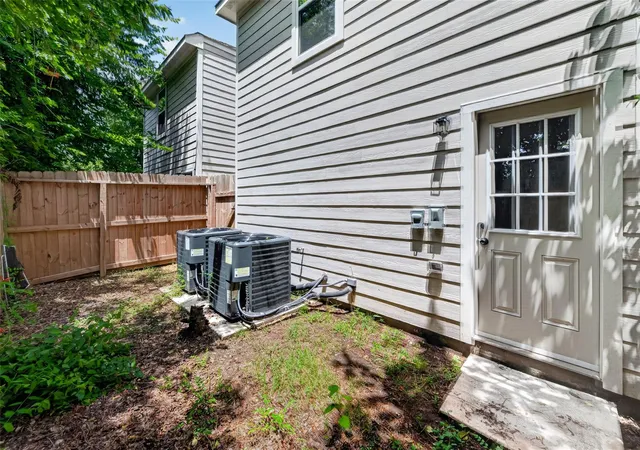 45th image of 7906 Sexton St, Houston, TX 77028 | MLS# 71388821