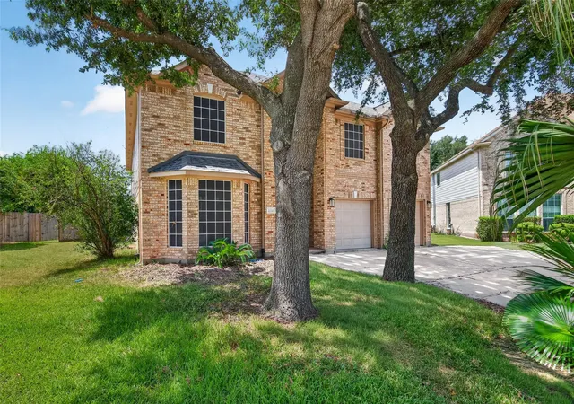 Photo 2 of Sale Pending at 2210 Laurel River Bnd, Houston, TX 77014 | MLS# 81165477 | Listing updated on 2026-09-18