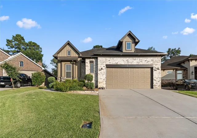Photo 4 of Single family home for sale at 12379 Pebble View Dr, Conroe, TX 77304 | MLS# 28334098 | Listing updated on 2026-08-31