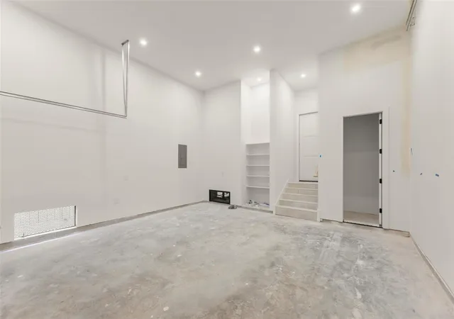 42nd image of 308 E 35th St, Houston, TX 77018 | MLS# 52194896