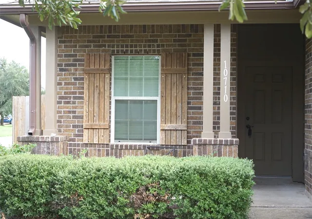Photo 3 of Single family home for sale at 10710 Barker View Dr, Cypress, TX 77433 | MLS# 56411619 | Listing updated on 2026-08-16