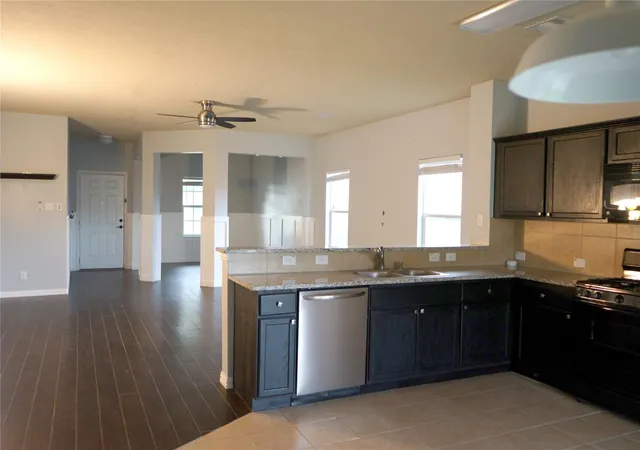Photo 4 of Single family home for sale at 10710 Barker View Dr, Cypress, TX 77433 | MLS# 56411619 | Listing updated on 2026-08-16