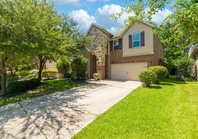 3rd image of 31 Whispering Thicket Pl, Tomball, TX 77375 | MLS# 69624434