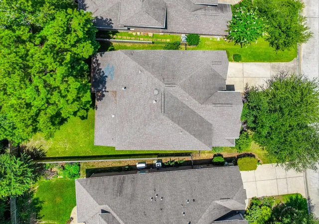 5th image of 31 Whispering Thicket Pl, Tomball, TX 77375 | MLS# 69624434