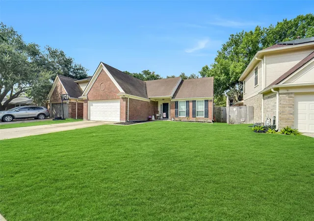 Photo 4 of Single family home for sale at 10027 Storm Meadow Dr, Houston, TX 77064 | MLS# 45156460 | Listing updated on 2026-09-22