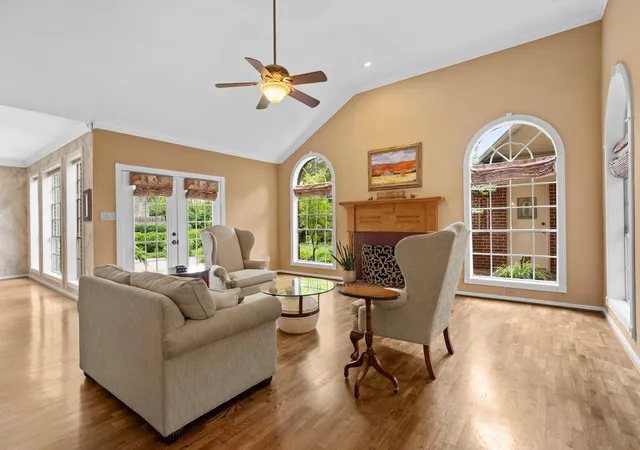 2nd image of 23 Saint Simons Ct, Sugar Land, TX 77479 | MLS# 80718127