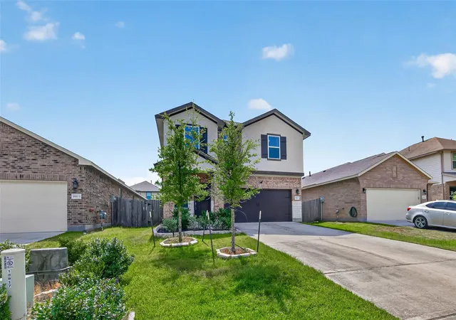 Photo 3 of Single family home for sale at 18817 Amaro Hills Dr, New Caney, TX 77357 | MLS# 32334794 | Listing updated on 2026-09-14