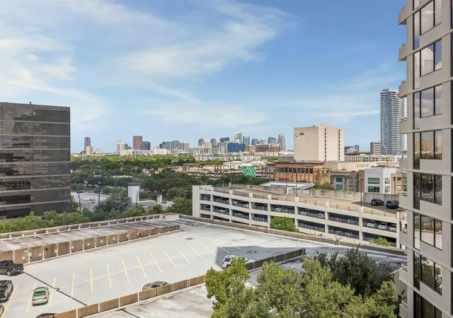 Photo 3 of Condo for sale at 15 Greenway Plz #10E, Houston, TX 77046 | MLS# 61882797 | Listing updated on 2026-08-16