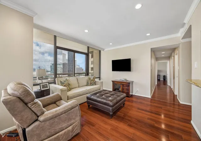 Photo 4 of Condo for sale at 15 Greenway Plz #10E, Houston, TX 77046 | MLS# 61882797 | Listing updated on 2026-08-16