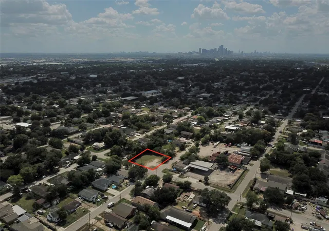 Photo 2 of Land for sale at 320 Harbor St, Houston, TX 77020 | MLS# 87131823 | Listing updated on 2026-08-21