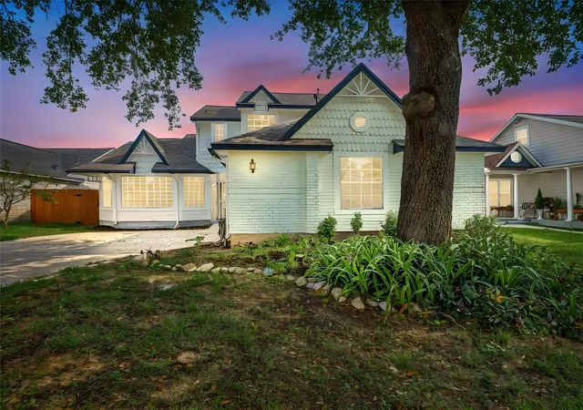 2nd image of 12738 Ashford Meadow Dr, Houston, TX 77082 | MLS# 73059550
