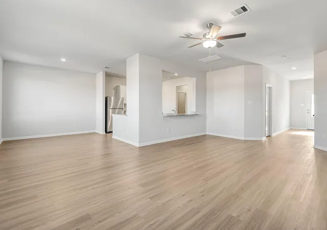 3rd image of 6425 Autumn Equinox Dr, Houston, TX 77048 | MLS# 63812224