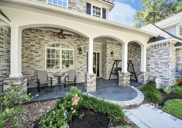 Photo 3 of Sale Pending at 9634 Longmire Creek Wy, Conroe, TX 77304 | MLS# 94052519 | Listing updated on 2026-09-19
