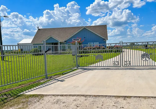 Photo 3 of Single family home for sale at 4334 Maass Rd, Burton, TX 77835 | MLS# 5146479 | Listing updated on 2026-08-26