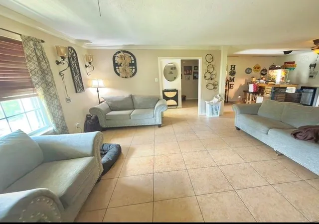 3rd image of 2104 French Pl, Baytown, TX 77520 | MLS# 97400832