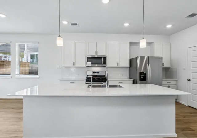 Photo 1 of Sale Pending at 6326 Sapphire Ocean Dr, Houston, TX 77092 | MLS# 26210552 | Listing updated on 2026-08-10
