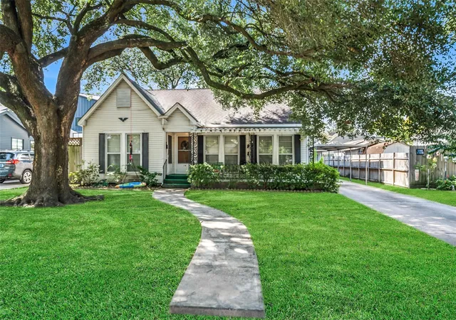2nd image of 314 Gale St, Houston, TX 77009 | MLS# 44420535