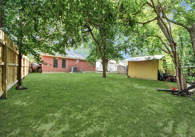 15th image of 110 Denham Ave, Pasadena, TX 77506 | MLS# 96751295