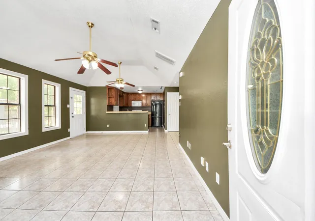 5th image of 110 Denham Ave, Pasadena, TX 77506 | MLS# 96751295