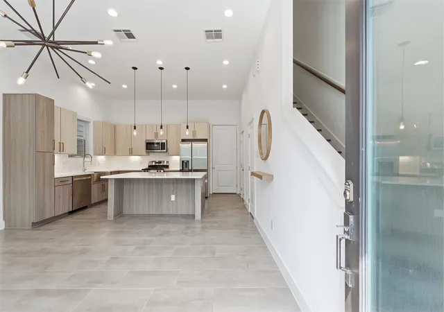 4th image of 590 Janisch Rd, Houston, TX 77018 | MLS# 14244378