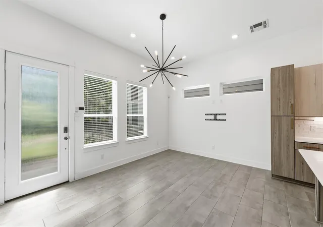 5th image of 590 Janisch Rd, Houston, TX 77018 | MLS# 14244378
