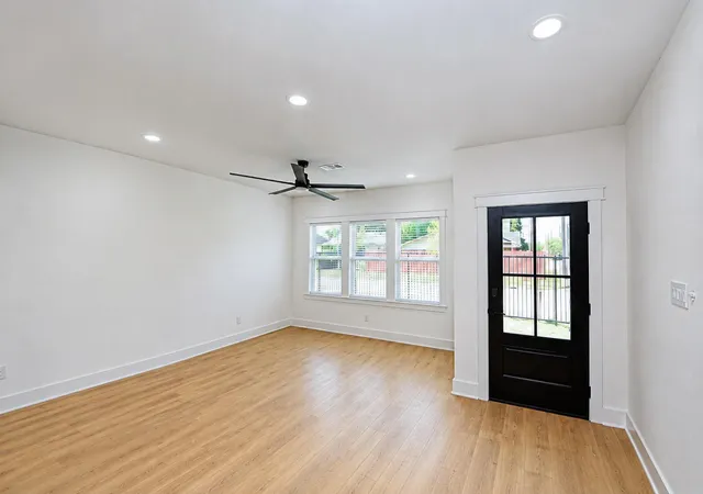 5th image of 334 E 31St St, Houston, TX 77018 | MLS# 52072943