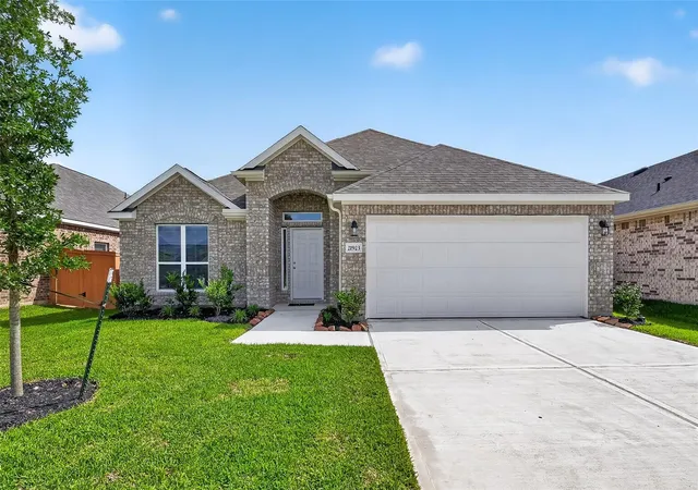 Photo 1 of Single family home for sale at 1108 Silver Maple St, Magnolia, TX 77355 | MLS# 20670231 | Listing updated on 2026-08-13
