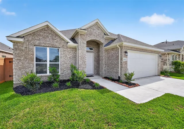 Photo 2 of Single family home for sale at 1108 Silver Maple St, Magnolia, TX 77355 | MLS# 20670231 | Listing updated on 2026-08-13