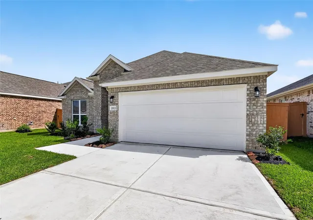 Photo 3 of Single family home for sale at 1108 Silver Maple St, Magnolia, TX 77355 | MLS# 20670231 | Listing updated on 2026-08-13