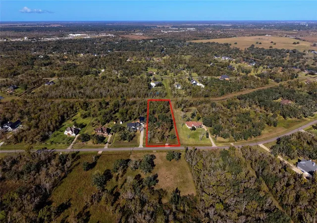 3rd image of 32002 Amberjack Dr, Richwood, TX 77515 | MLS# 66878048