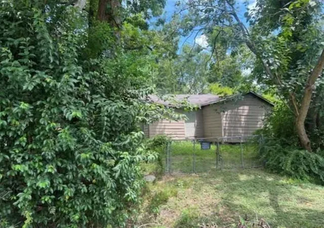 2nd image of 6025 Woodview Dr, Humble, TX 77396 | MLS# 60123536