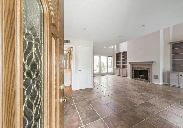 Photo 3 of Townhouse for sale at 4008 Breakwood Dr, Houston, TX 77025 | MLS# 10973097 | Listing updated on 2026-09-21