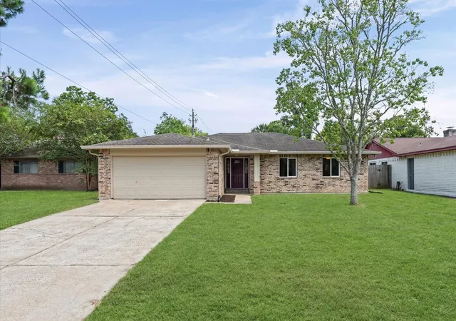1st image of 4339 Saffron Ln, Friendswood, TX 77546 | MLS# 56112238
