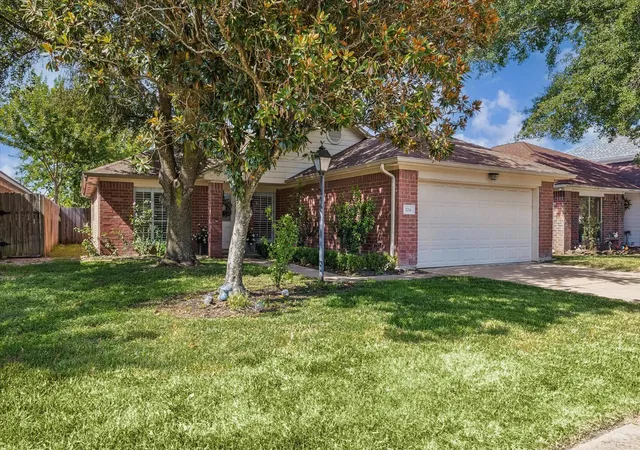2nd image of 3714 Colleen Woods Cir, Houston, TX 77080 | MLS# 26273664