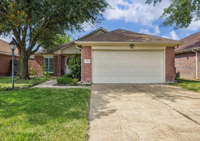3rd image of 3714 Colleen Woods Cir, Houston, TX 77080 | MLS# 26273664