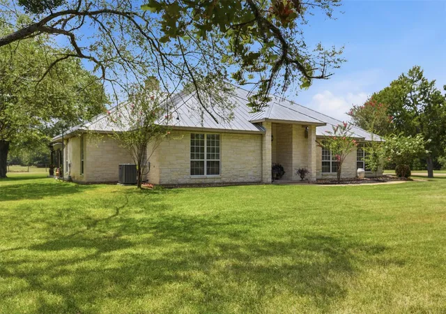 Photo 3 of Single family home for sale at 11430 Long Trussel Rd, Bryan, TX 77808 | MLS# 46286286 | Listing updated on 2026-08-13