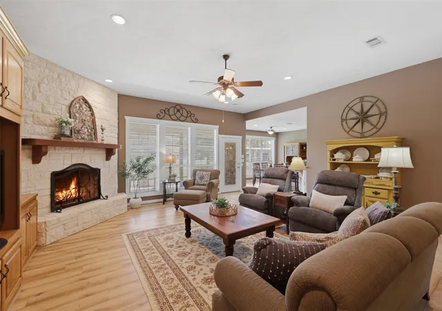 Photo 4 of Single family home for sale at 11430 Long Trussel Rd, Bryan, TX 77808 | MLS# 46286286 | Listing updated on 2026-08-13