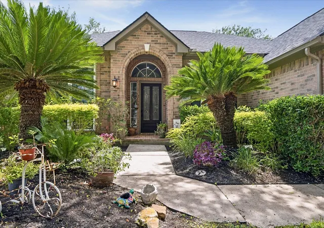 2nd image of 1823 River Trail, Sugar Land, TX 77479 | MLS# 52287803