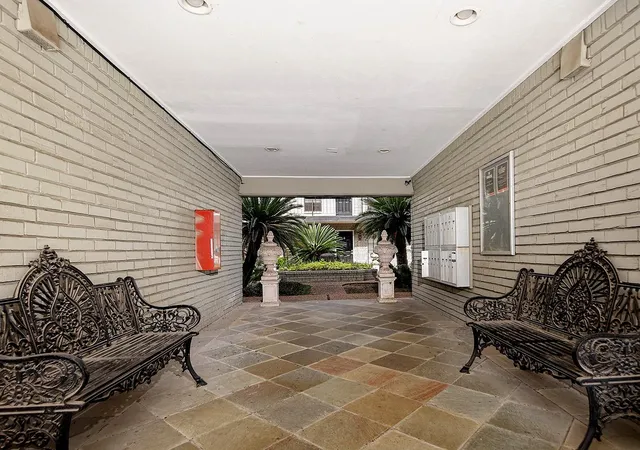 3rd image of 3402 Garrott St #2, Houston, TX 77006 | MLS# 53255777