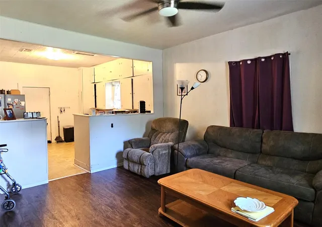3rd image of 1131 2Nd Ave S, Texas City, TX 77590 | MLS# 80382242