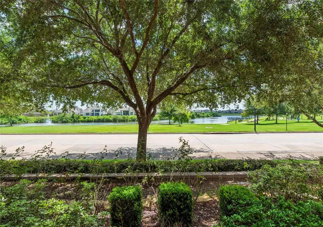 3rd image of 403 Marina View Dr, Webster, TX 77598 | MLS# 23443972